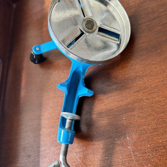 Vintage Blue Spong 632 bean slicer- great for slicing beans- preloved - Picture 6 of 9